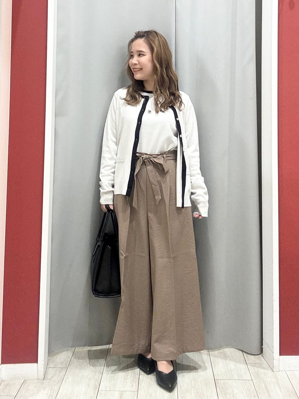 shioさんの「SHOO･LA･RUE｜【洗濯機可/S-LL/アンサンブル可】すっきりと好印象 配色クルーネックニット」を使ったコーディネート