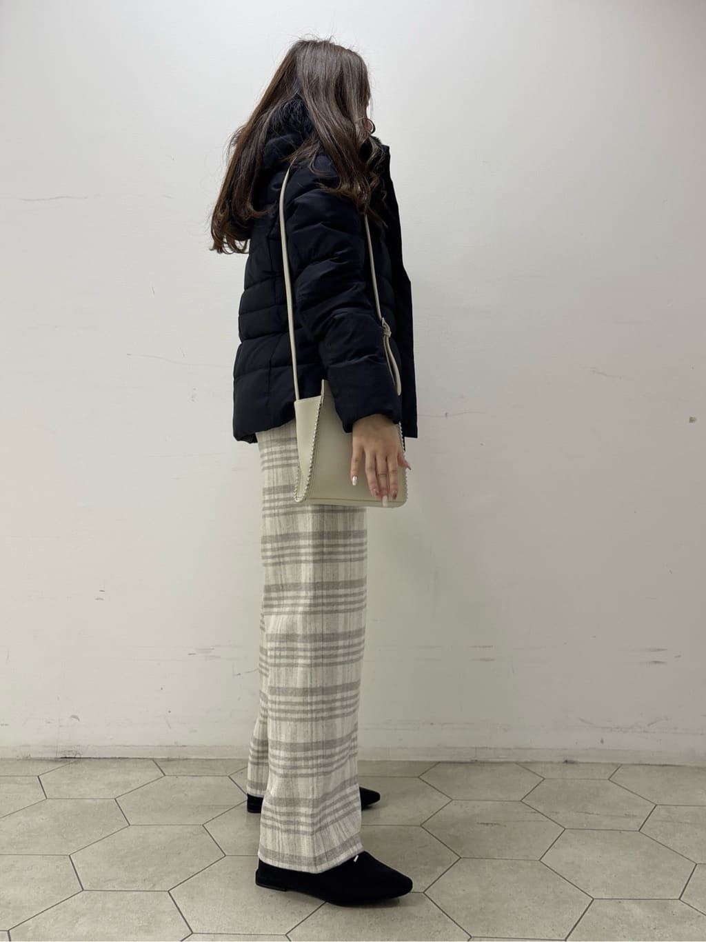 kahoさんの「INDIVI｜【名品／撥水／抗菌防臭】ショート丈リサイクルダウンコート」を使ったコーディネート