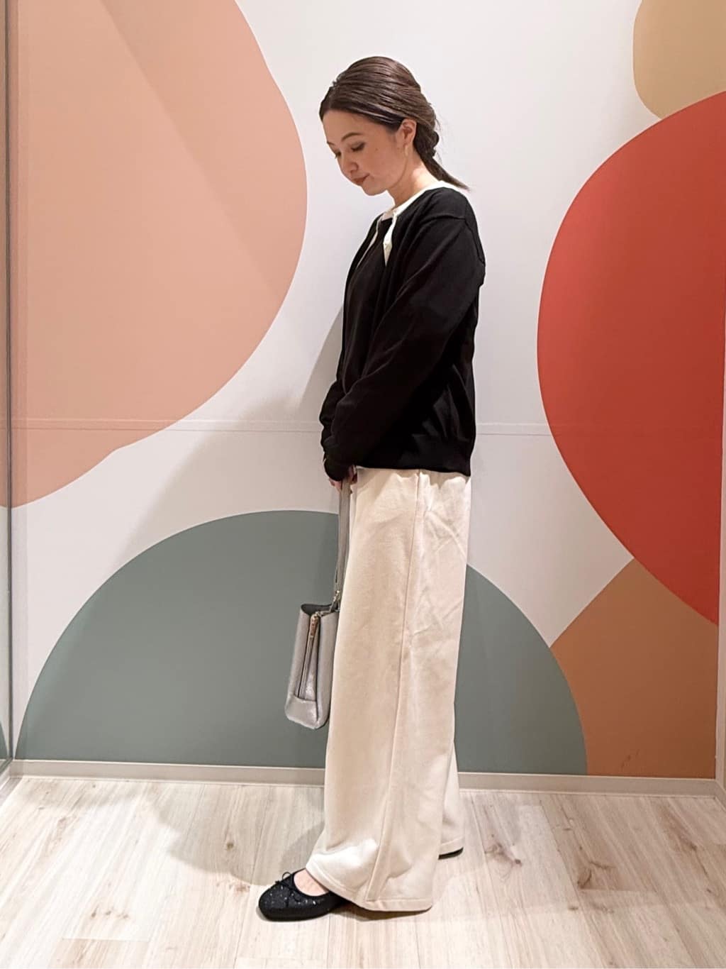 長女さんの「SHOO･LA･RUE｜【洗濯機可/S-LL/アンサンブル可】結局、シンプル クルーネックニット」を使ったコーディネート