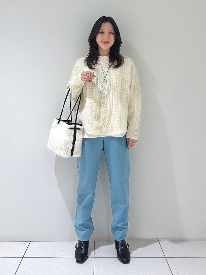 そんさんの「INDIVI｜【軽やか／ゆったり】ウール混ショートトレンチコート」を使ったコーディネート