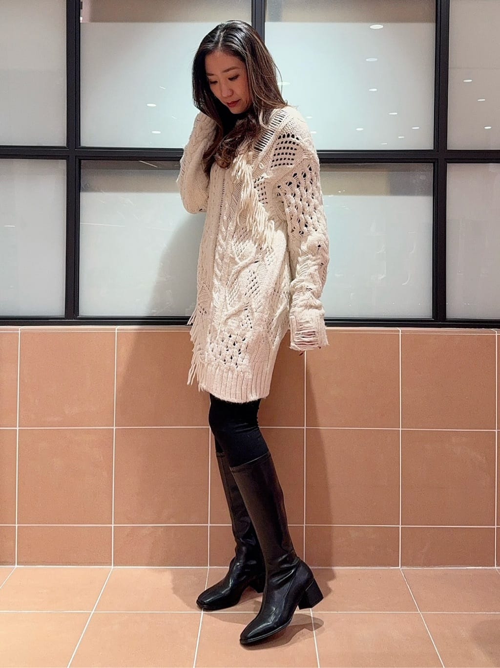 kaoriさんの「ESPERANZA｜スクエアトゥロングブーツ【ロングセラー／歩きやすい／ローヒール／ストレッチ／サイドジップ／着脱簡単／」を使ったコーディネート
