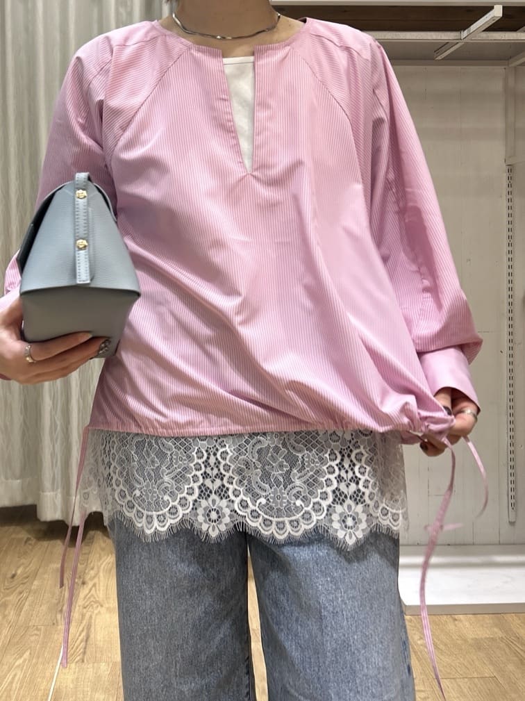 ga_riさんの「THE SHOP TK｜キーネックストライプドロストシャツブラウス」を使ったコーディネート