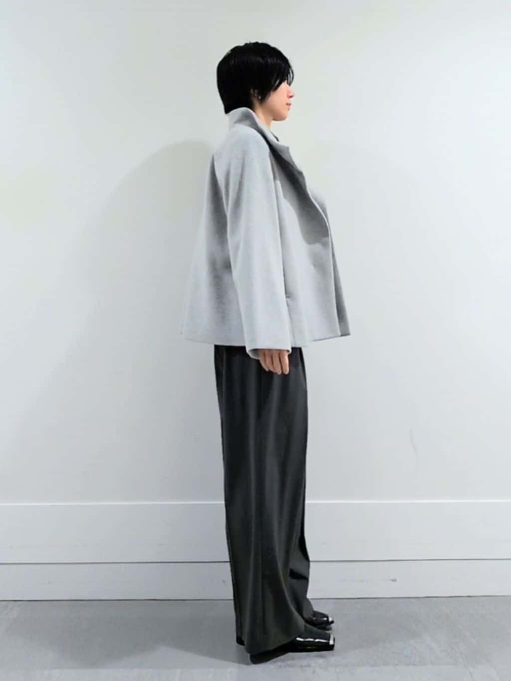 ミズタさんの「UNTITLED｜【着回しが効く／オンオフアウター】ウールショートコート」を使ったコーディネート