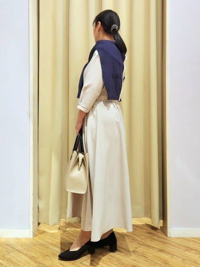 くまさんの「SHOO･LA･RUE｜【洗濯機可/接触冷感/UV】ONOFF使える ウエストタックワンピース」を使ったコーディネート