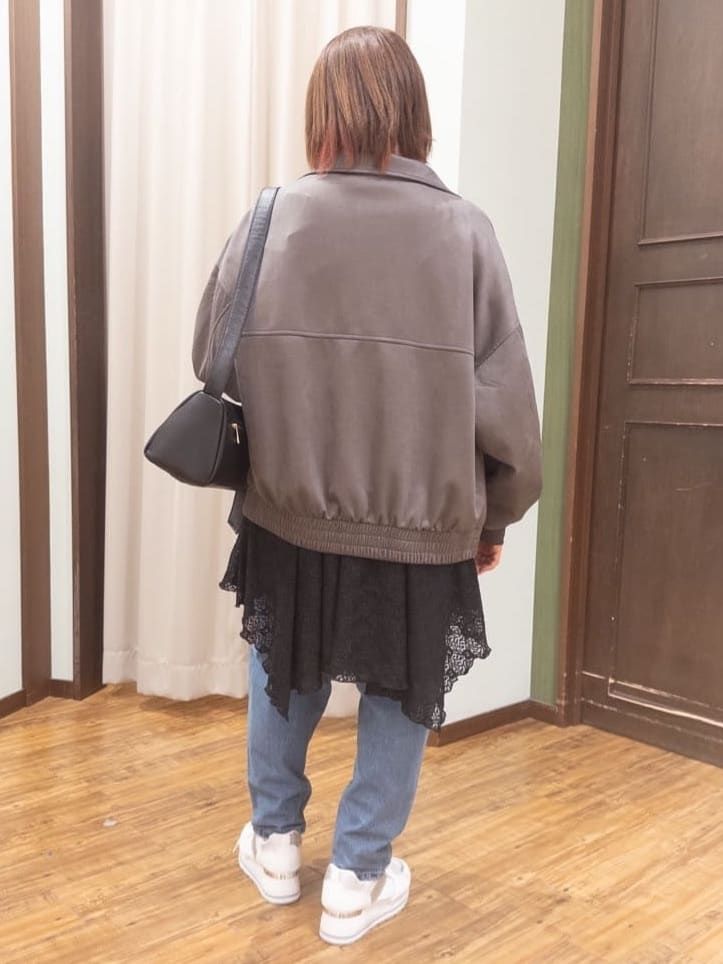 みかりん さんの「SHOO･LA･RUE｜とろける手触り　カットスエードスタンドブルゾン」を使ったコーディネート