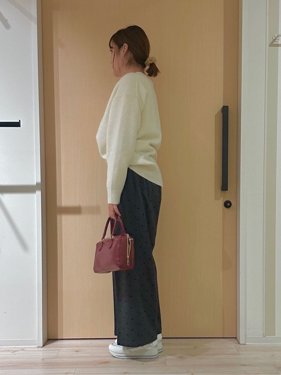 funafunaさんの「SHOO･LA･RUE｜【S-LL】きれい見えも叶う フロッキードットワイドパンツ」を使ったコーディネート