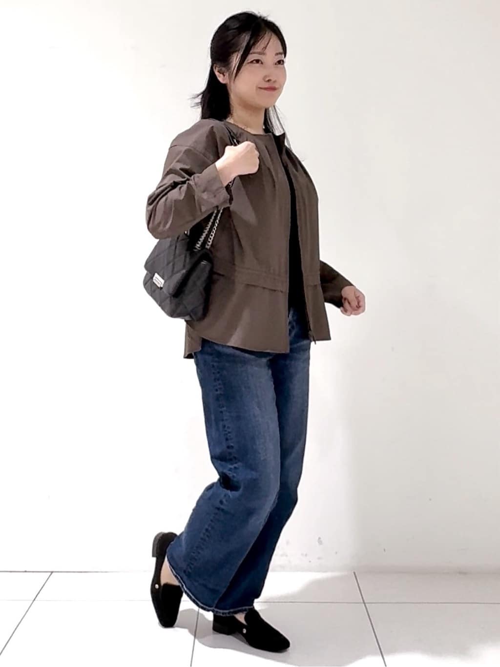 momokoさんの「INDIVI｜フェザーモールニットベスト」を使ったコーディネート