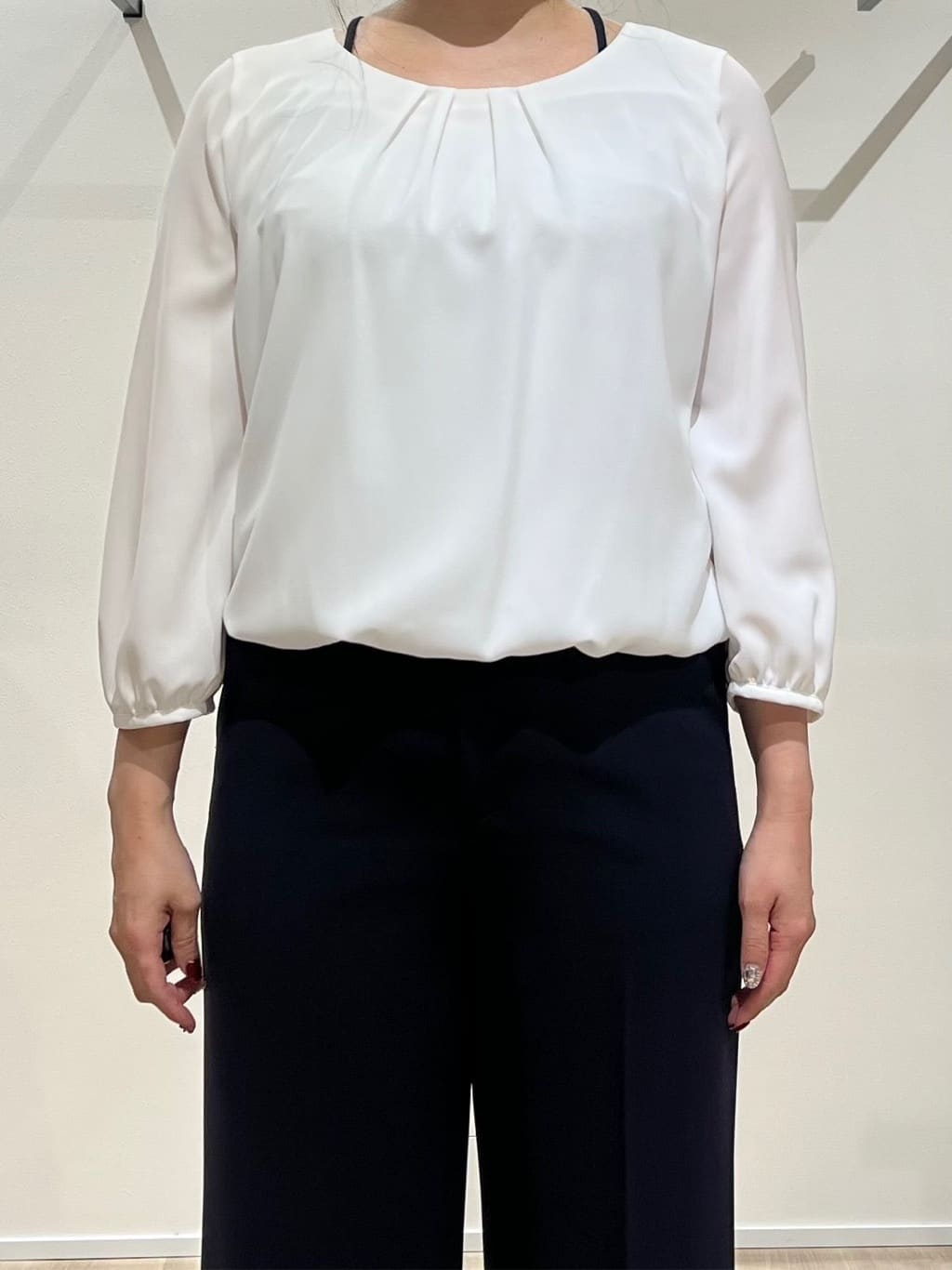 TOMOMIさんの「UNTITLED｜【透けにくい/ウエストイン見え】タックブラウス」を使ったコーディネート