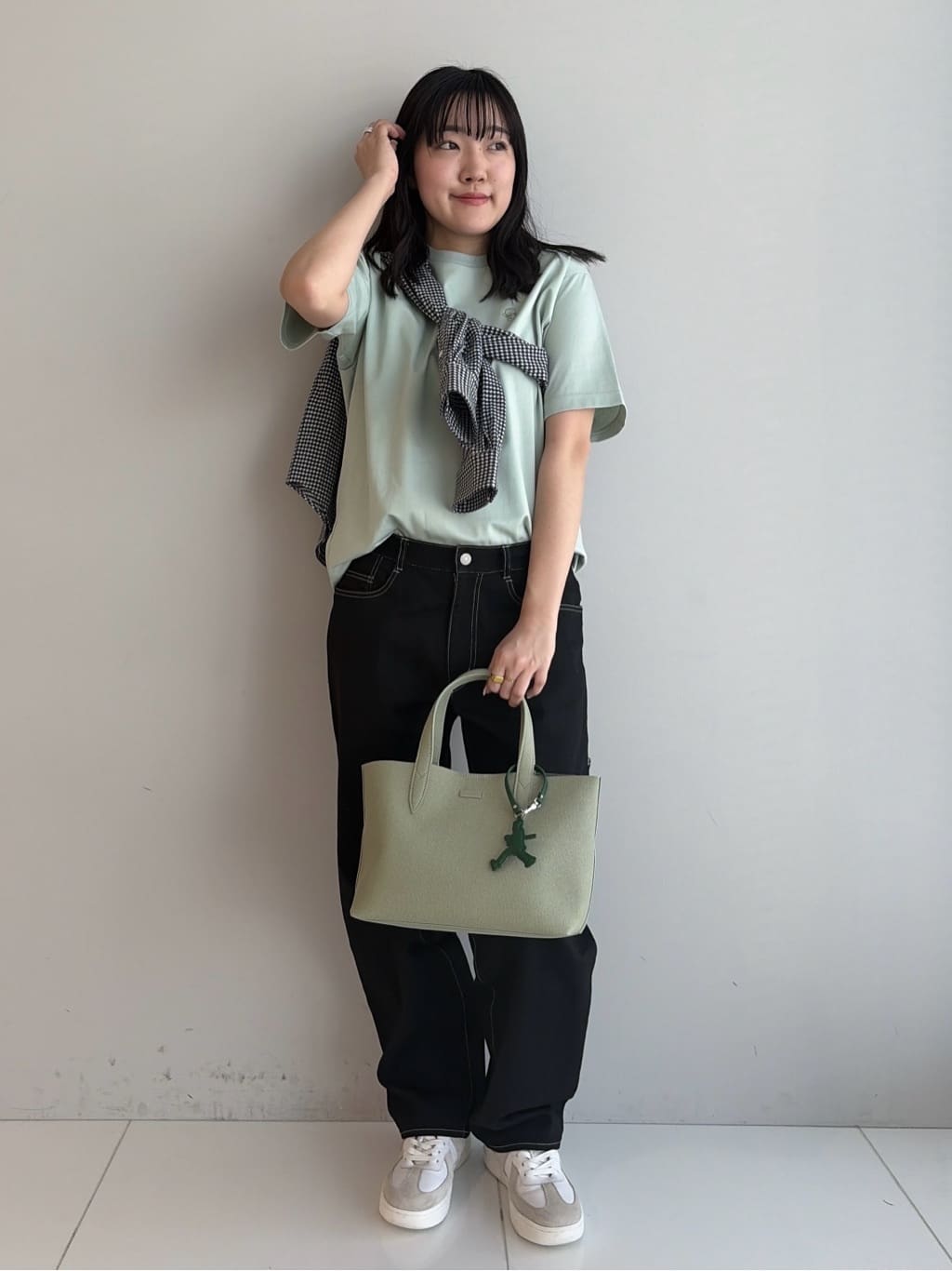 Akutagawaさんの「TAKEO KIKUCHI｜ワンストローク刺繍 半袖 Tシャツ」を使ったコーディネート