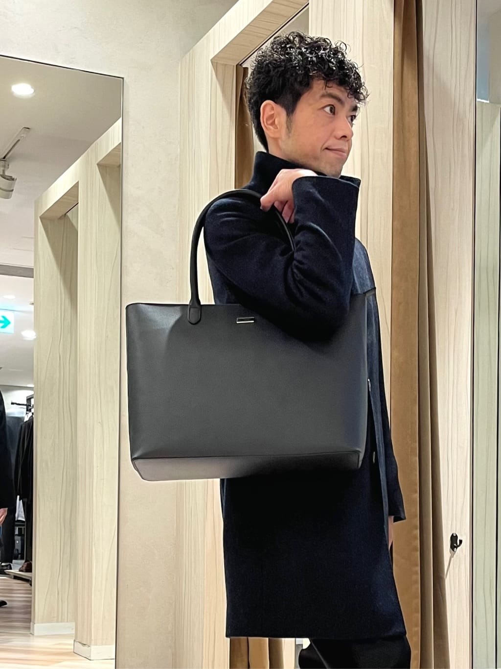 URAさんの「TAKEO KIKUCHI｜【ウールカシミヤブレンド】ビーバー調 スタンドカラー コート」を使ったコーディネート