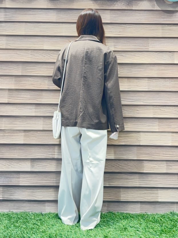 himiさんの「SHOO･LA･RUE｜【S-LL】レイヤードスタイルに チュール切替ロンT」を使ったコーディネート