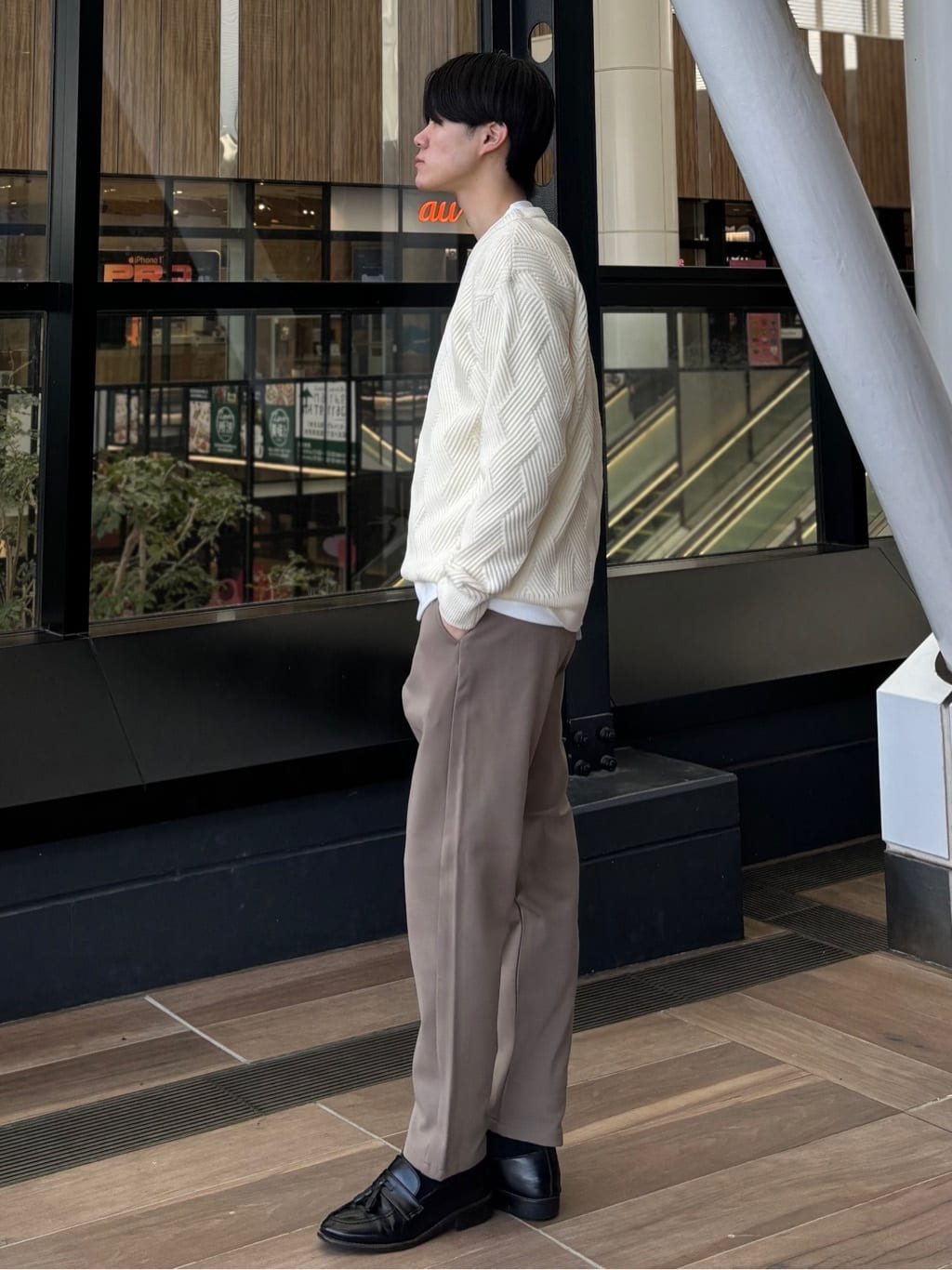 うらしーさんの「THE SHOP TK｜【季節の変わり目に最適】ナイロンマウンテンパーカ  防風/洗濯機OK」を使ったコーディネート