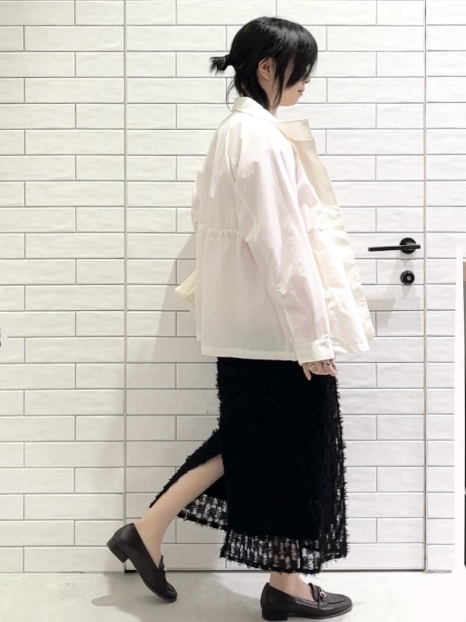 しおりさんの「OPAQUE.CLIP｜撥水スタンドZIPブルゾン【洗濯機OK／UVケア／花粉対応】」を使ったコーディネート