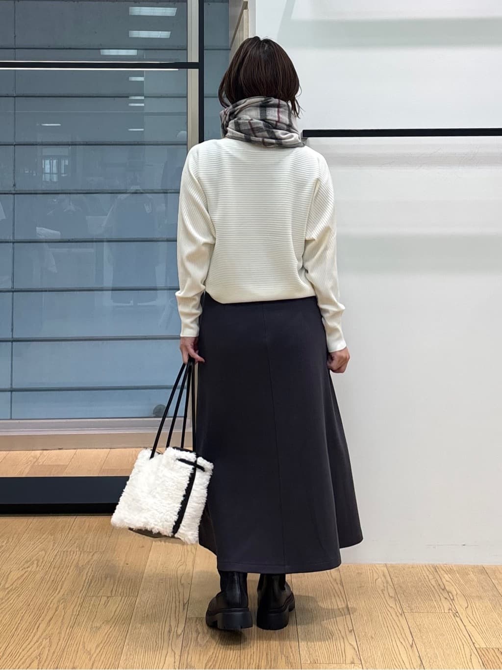 asamiさんの「INDIVI｜【洗える／体型カバー】美シルエットニット」を使ったコーディネート