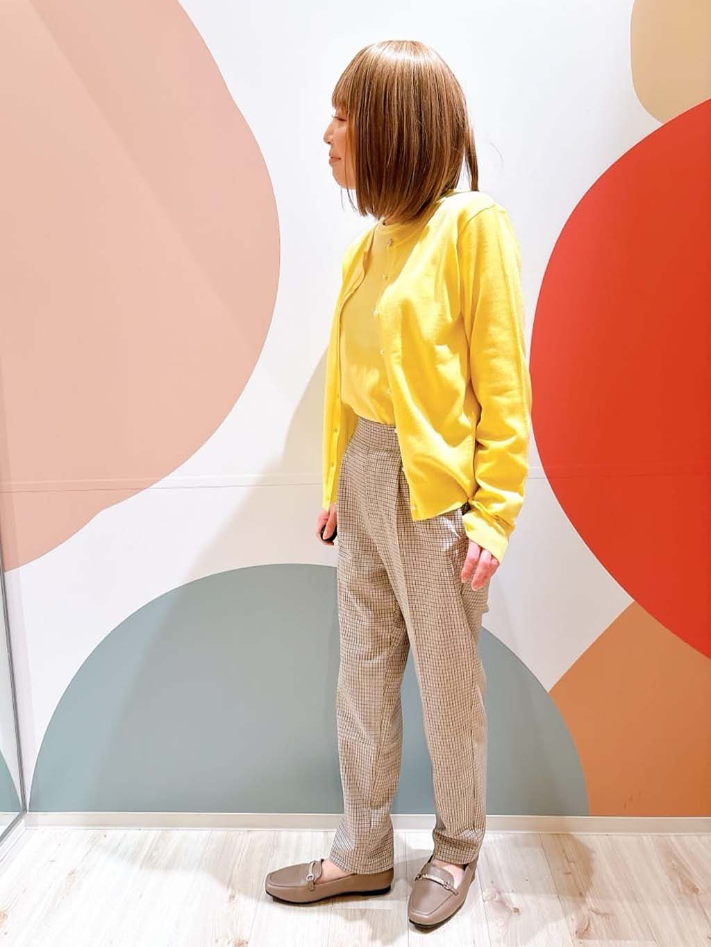 長男さんの「SHOO･LA･RUE｜【洗濯機可/S-LL/アンサンブル可】結局、シンプル クルーネックニット」を使ったコーディネート