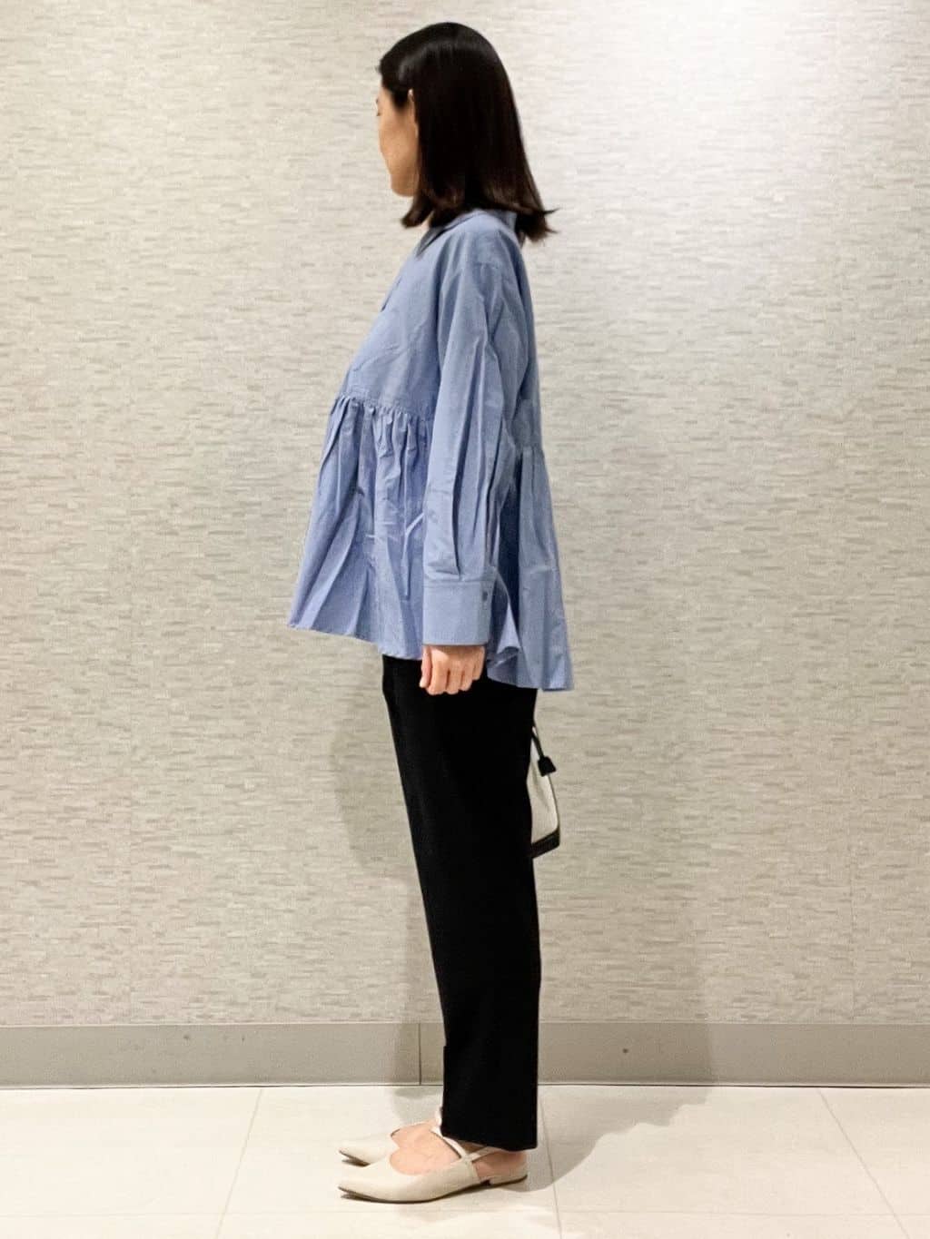 marikoさんの「Reflect｜【レイヤードにおすすめ◎】ペプラムデザインシャツ」を使ったコーディネート