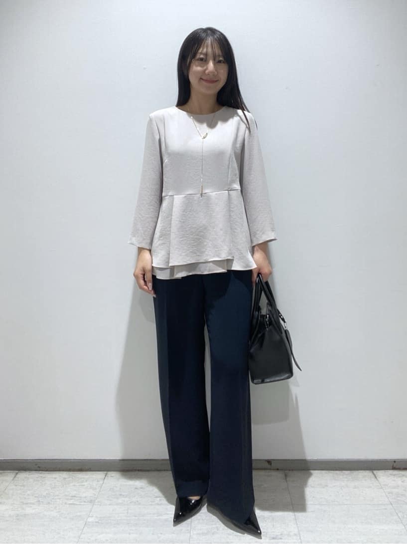 meiさんの「INDIVI｜【洗える／UVケア／SETUP可】着る日傘ペプラムブラウス」を使ったコーディネート