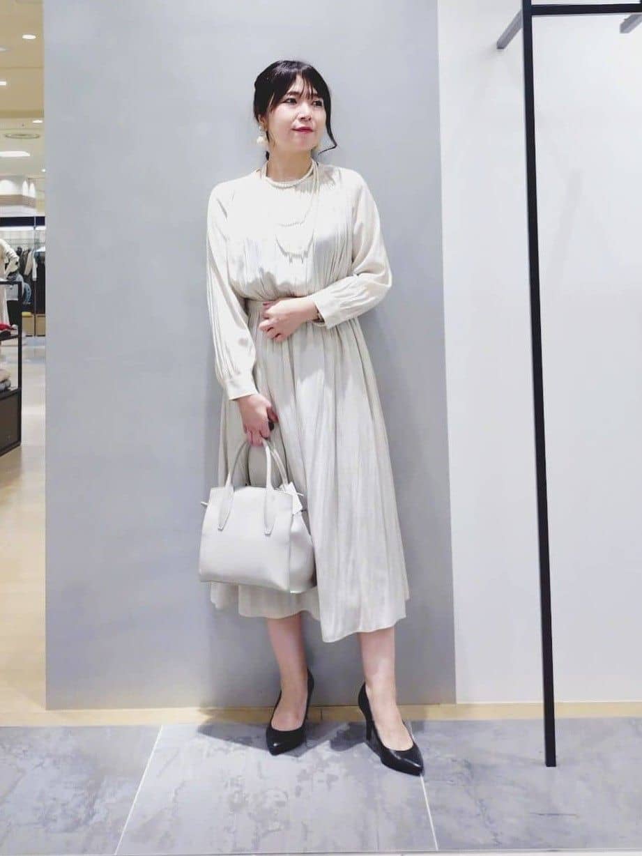 TOMOMIさんの「INDIVI｜【マルチWAY】3点セットパール調ネックレス」を使ったコーディネート