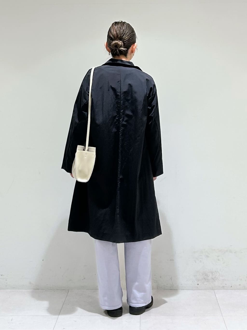 tsuyuさんの「INDIVI｜【合皮】スタッズ風メタルポシェットバッグ」を使ったコーディネート