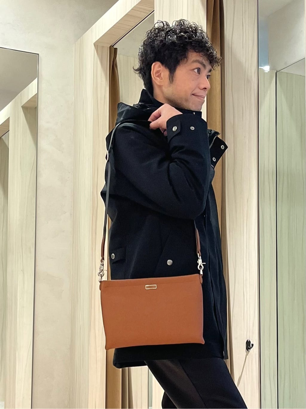 URAさんの「TAKEO KIKUCHI｜【Air Palette Knit】ワンポイント カラーニット プルオーバー」を使ったコーディネート