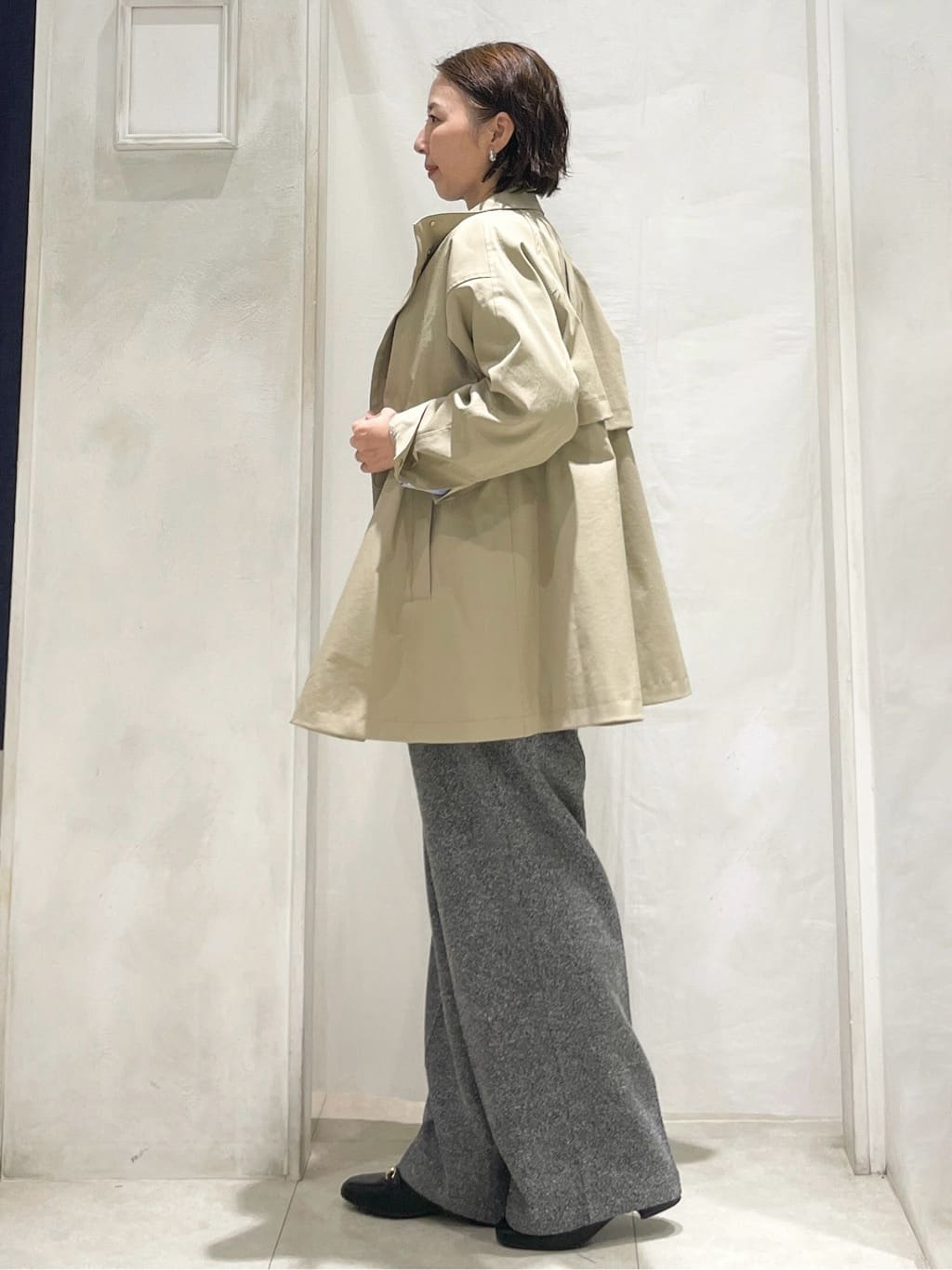 hiroさんの「grove｜【撥水／シルエット2WAY】羽織るだけでサマになる、スタンドネックテントラインコート」を使ったコーディネート