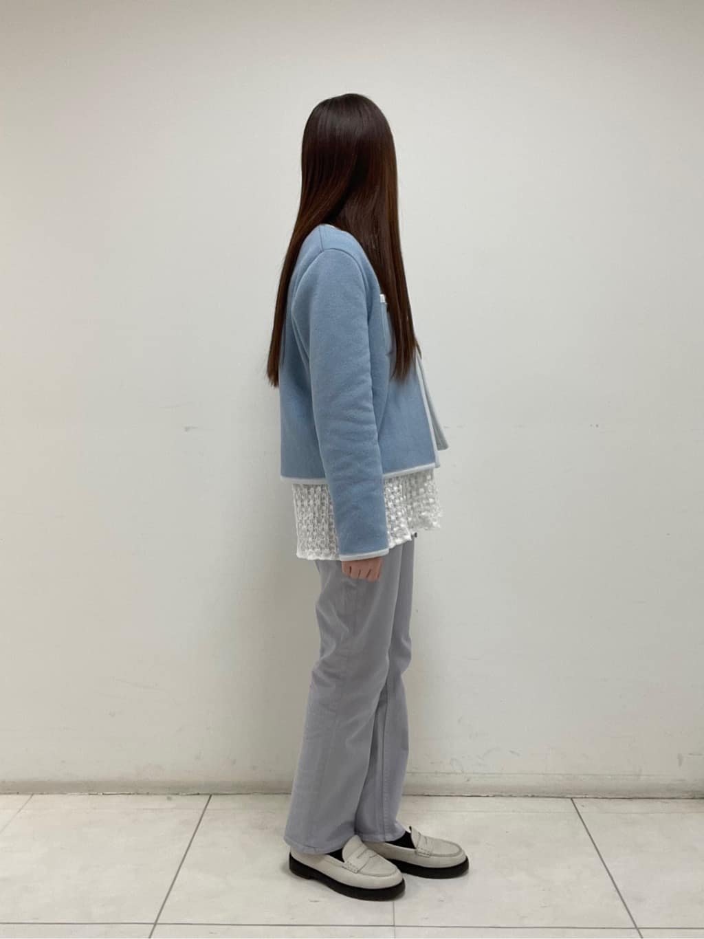 mさんの「INDIVI｜【洗える／レイヤードにおすすめ】シャーリングレース ロングTシャツ」を使ったコーディネート
