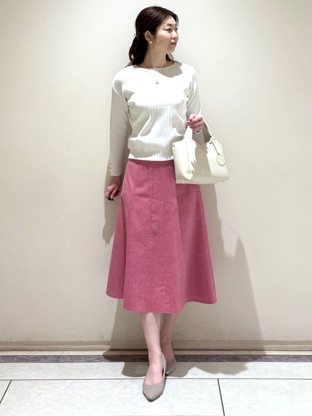 sakiさんの「COUP DE CHANCE｜【手洗い可／日本製】麻混フレアースカート」を使ったコーディネート