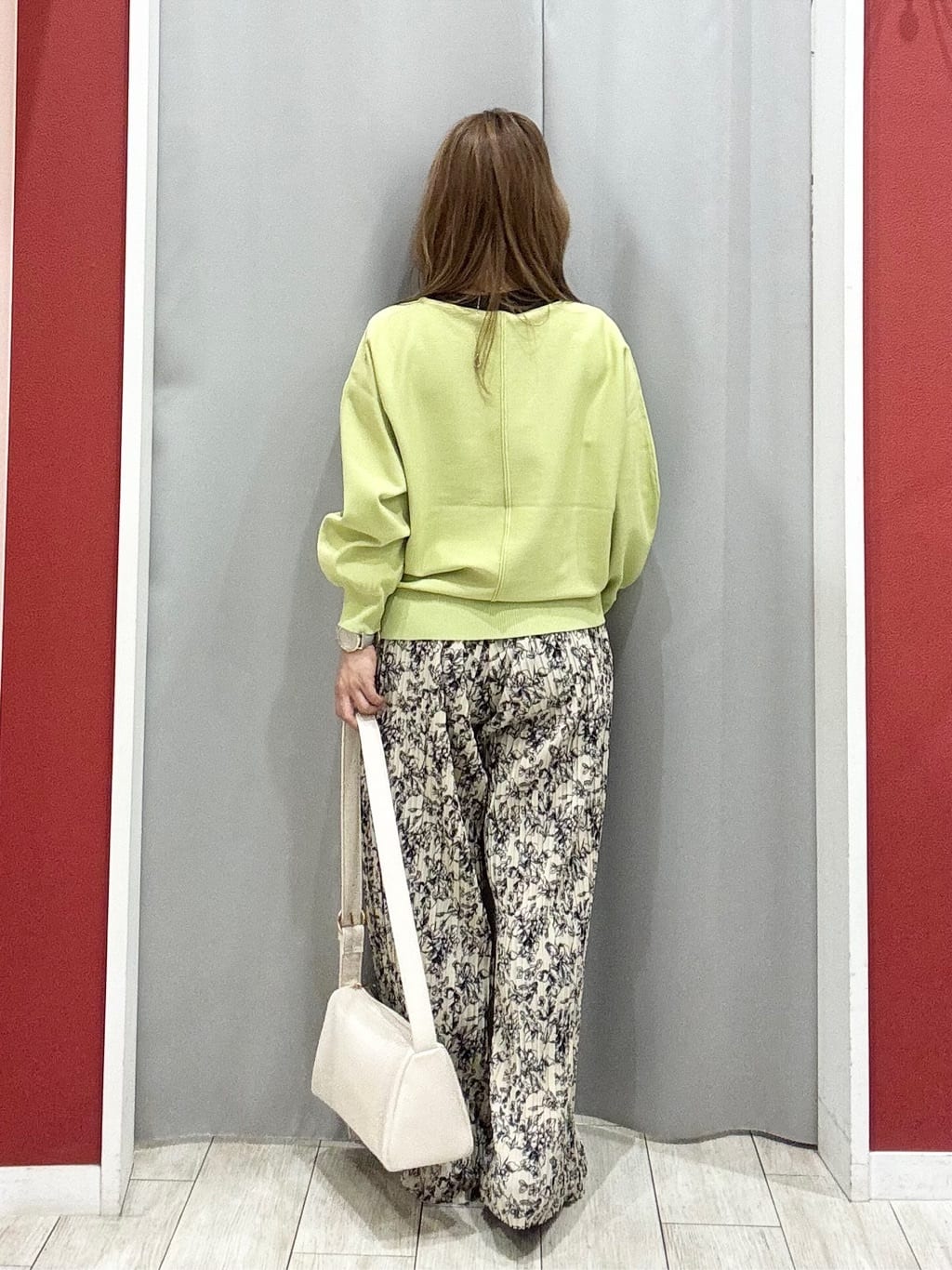 shioさんの「SHOO･LA･RUE｜【洗濯機可/S-LL】さらりと軽やか インせず着られる すっきり見えドルマンニット」を使ったコーディネート