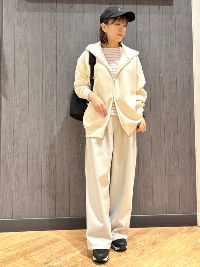 meiさんの「SHOO･LA･RUE｜【S-LL/洗濯機可】着こなしいろいろ 首元すっきりボートネック ボーダーロンT」を使ったコーディネート