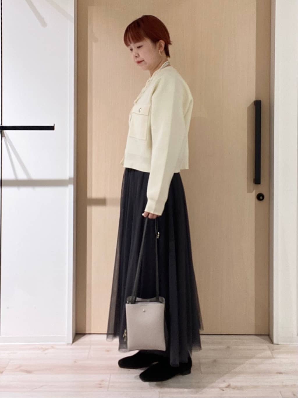 ひらしーさんの「SHOO･LA･RUE｜【洗濯機可/S-LL】1枚でも羽織りでも 華やか上品カーデ」を使ったコーディネート