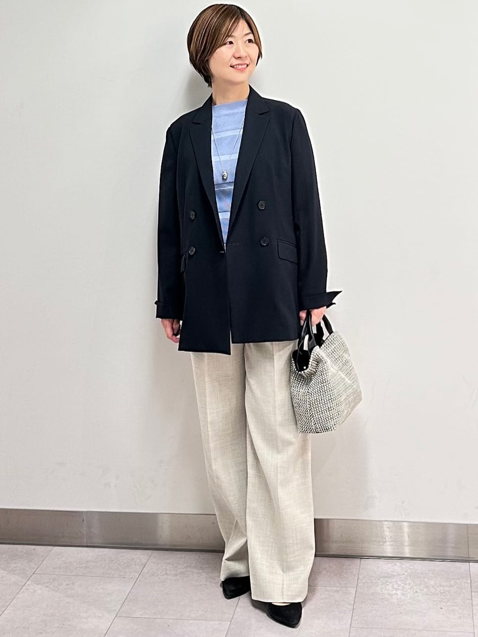 みなこさんの「UNTITLED｜【洗える/後ろウエストゴム】シャンブレーワイドパンツ」を使ったコーディネート