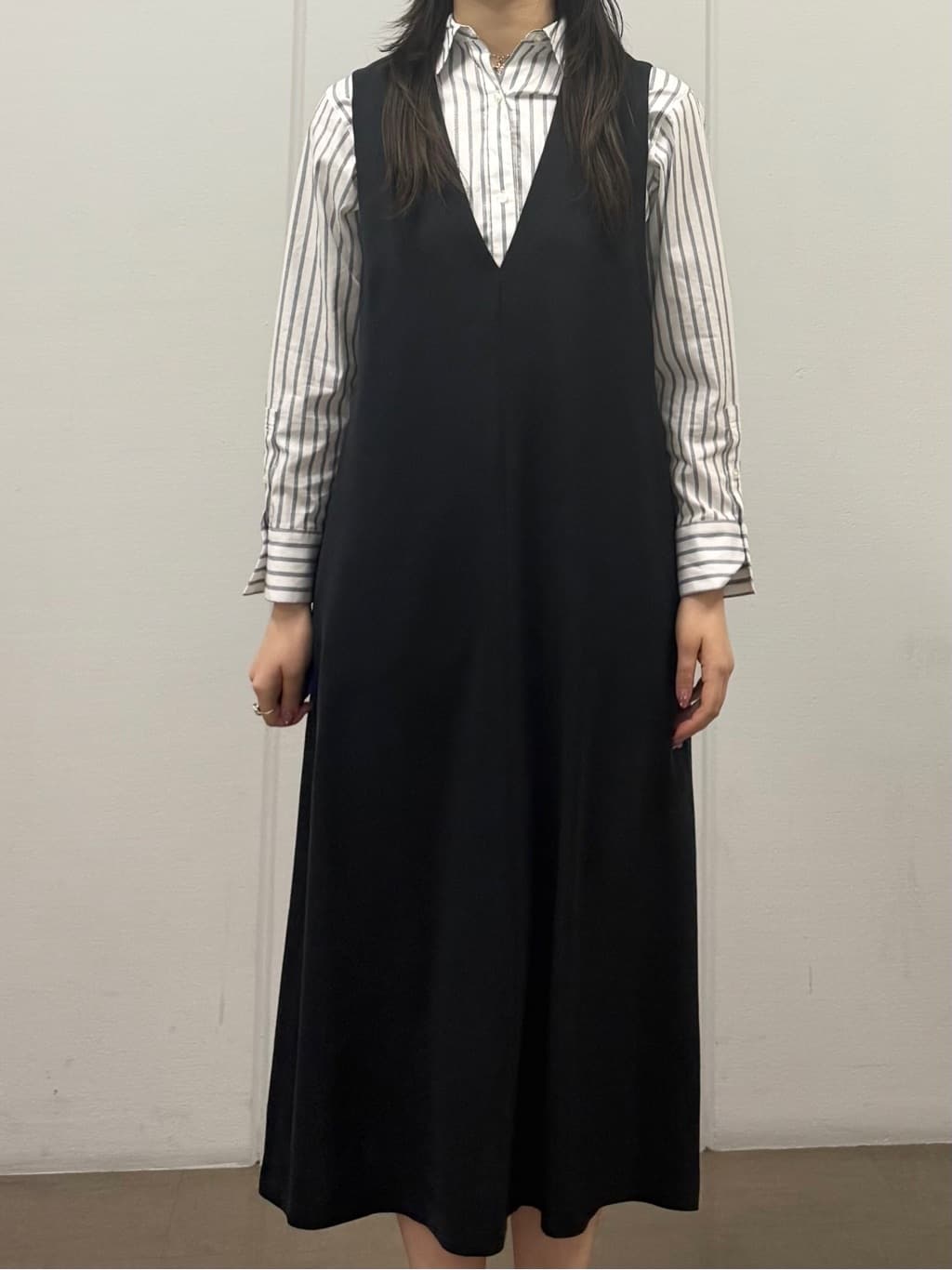 mizukiさんの「INDIVI｜【2WAY／洗える】ラメストライプ コットン混シャツ」を使ったコーディネート