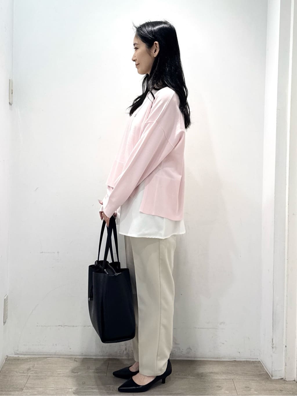 yuicciさんの「OPAQUE.CLIP｜美脚ストレッチイージーテーパードパンツ【洗濯機OK】」を使ったコーディネート