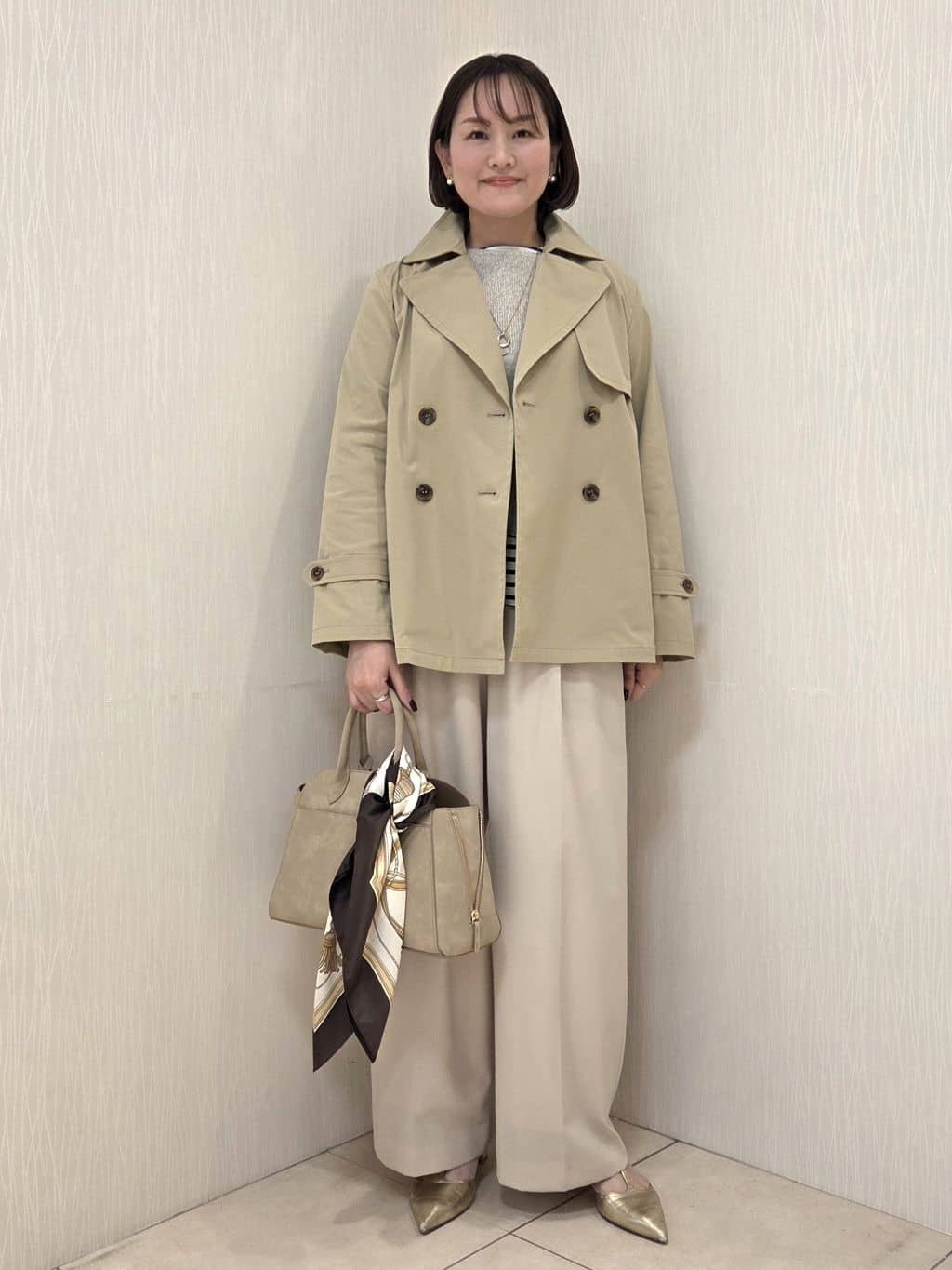 naokoさんの「UNTITLED｜【定番人気/はっ水/洗える】タスランショートトレンチコート」を使ったコーディネート