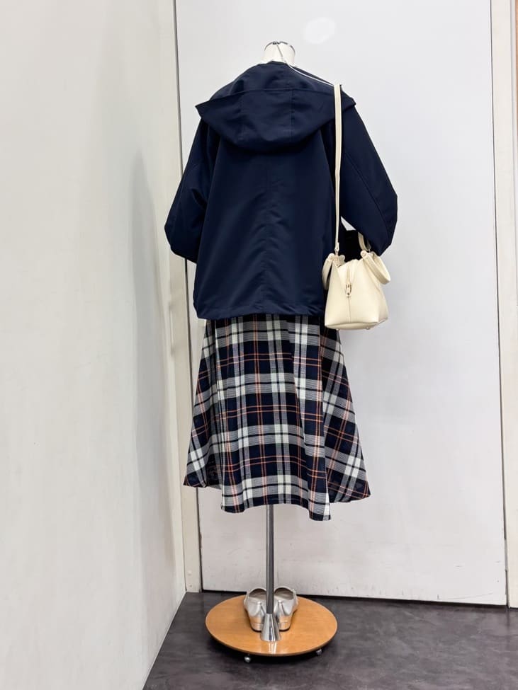 yukariさんの「grove｜【撥水】きれいめに着こなせるマウンテンパーカ」を使ったコーディネート