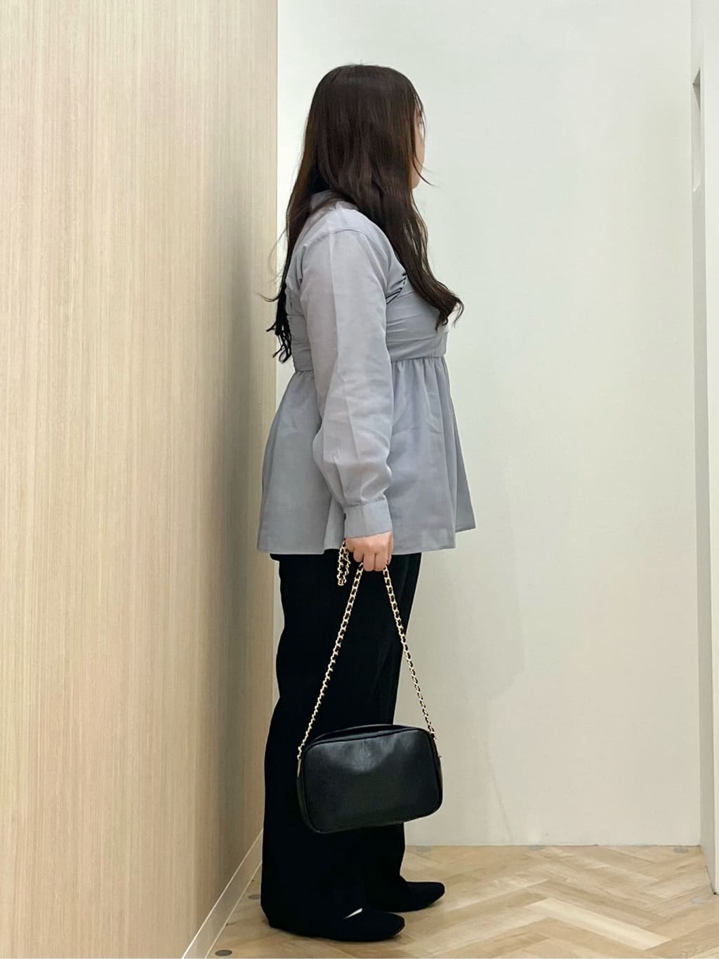 akariさんの「grove｜【2点SET】今どきシアーシャツ＆キャミセット」を使ったコーディネート