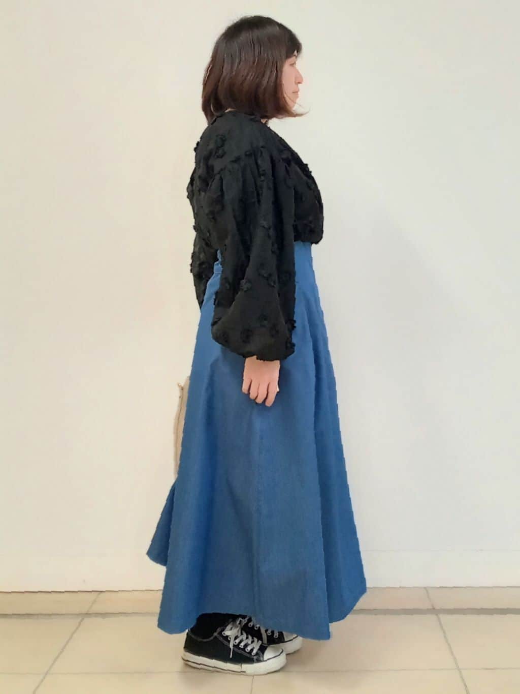 emiさんの「DRESSTERIOR｜【着映え/ウォッシャブル】フラワーエンブロイダリーボリュームブラウス」を使ったコーディネート