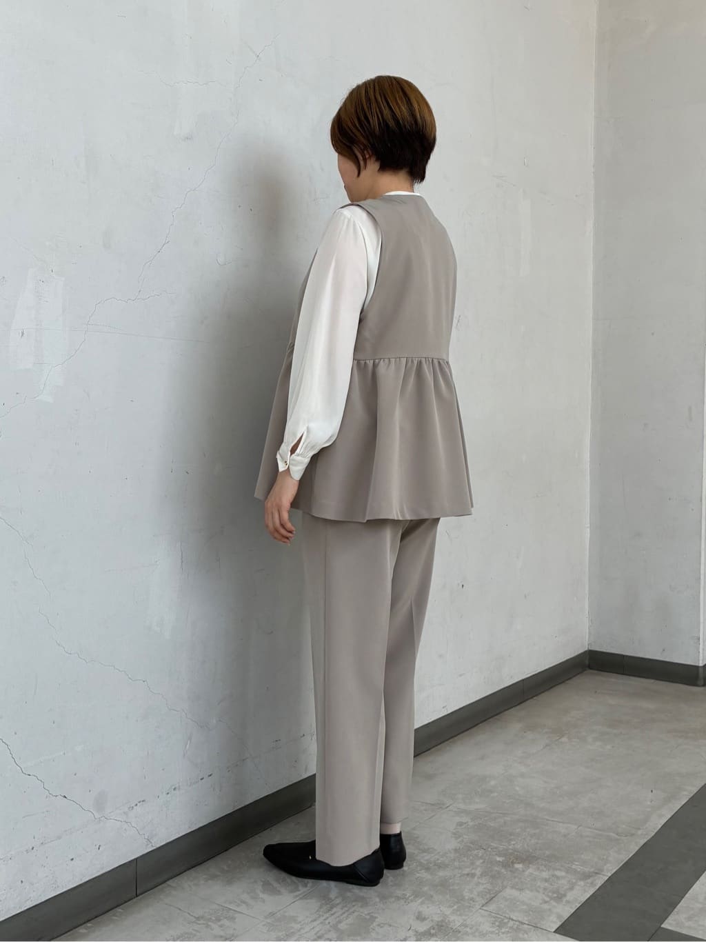 aiさんの「THE SHOP TK｜【通勤・きちんと見えに】ダブルクロス ペプラムジレ/セットアップ可」を使ったコーディネート