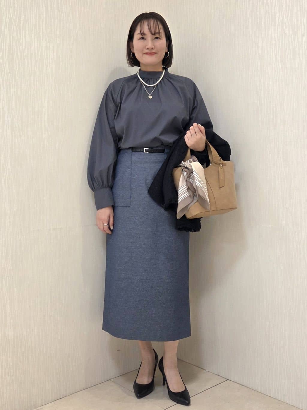 naokoさんの「UNTITLED｜【洗える/オンオフ使える】タイプライタースタンドネックブラウス」を使ったコーディネート