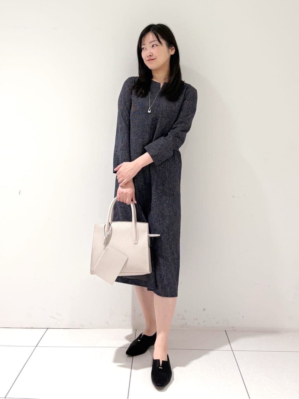 momokoさんの「INDIVI｜◆【合皮／マルチWAY／サブバッグ付】ミニショルダーバッグ」を使ったコーディネート