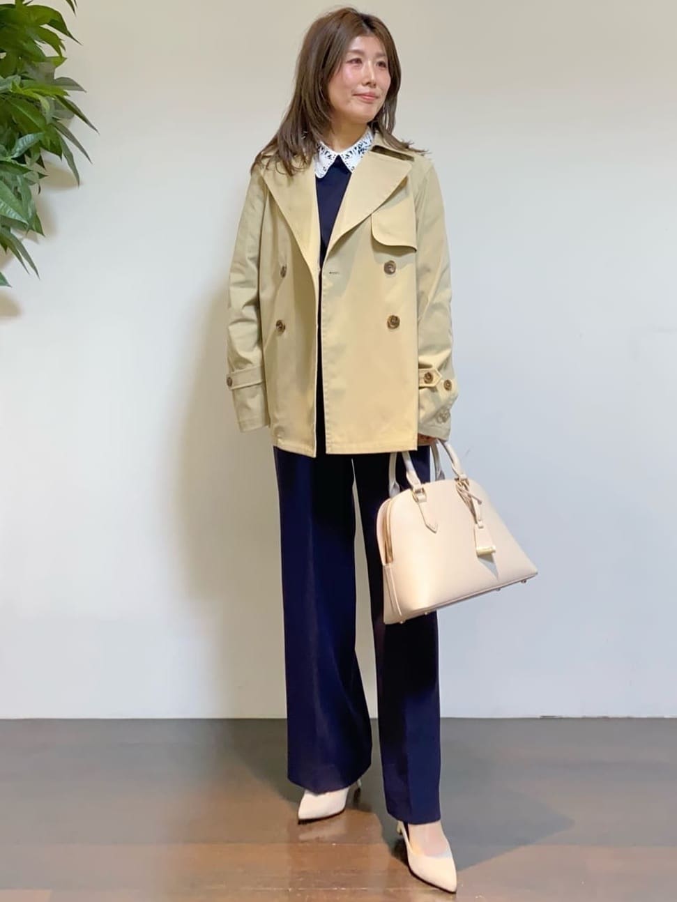 tomoさんの「UNTITLED｜【定番人気/はっ水/洗える】タスランショートトレンチコート」を使ったコーディネート