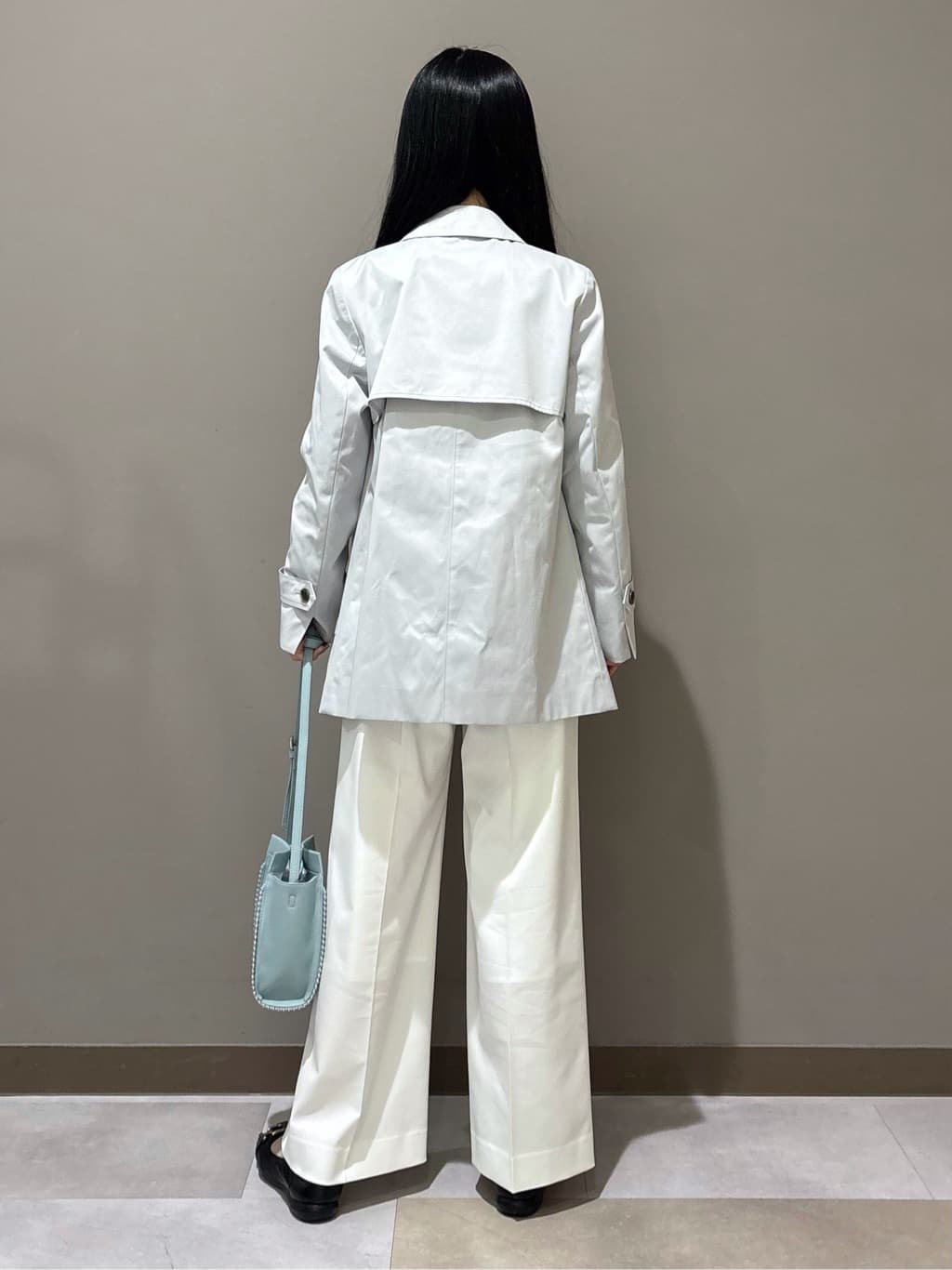 KEIKOさんの「INDIVI｜【花粉付着防止／撥水／UVケア】名品トレンチコート」を使ったコーディネート
