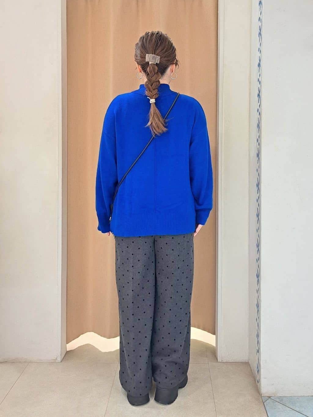 sho*さんの「SHOO･LA･RUE｜【S-LL】きれい見えも叶う フロッキードットワイドパンツ」を使ったコーディネート