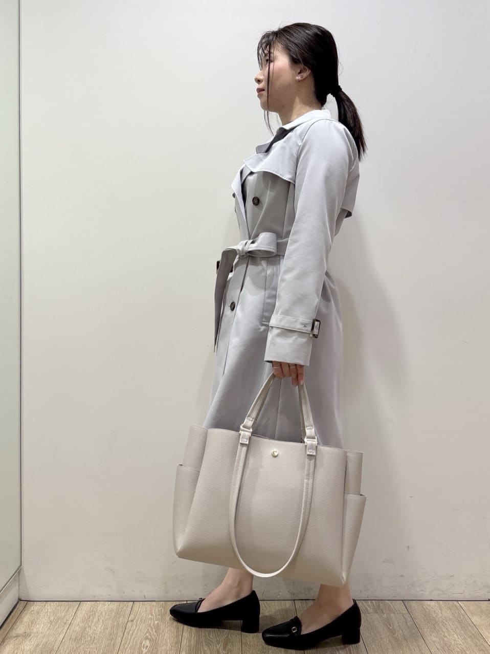 mameさんの「index｜撥水トレンチコート【洗濯機OK／花粉対応】《XS～3L》」を使ったコーディネート