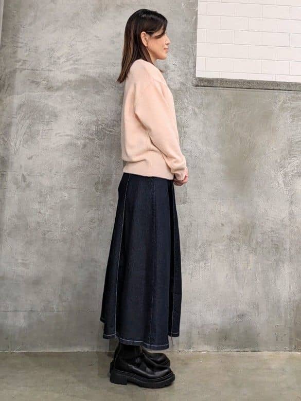  E.Yさんの「THE SHOP TK｜ふわふわミニシャギー クルーネックカーディガン」を使ったコーディネート