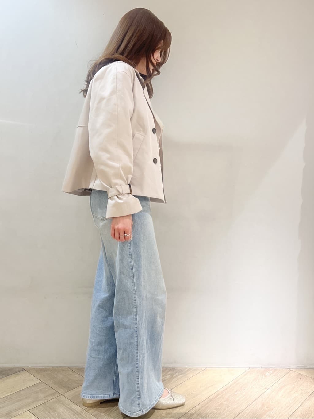 nanaさんの「index｜キャンディスリーブショートトレンチコート【洗濯機OK／撥水／防花粉】《5col》」を使ったコーディネート