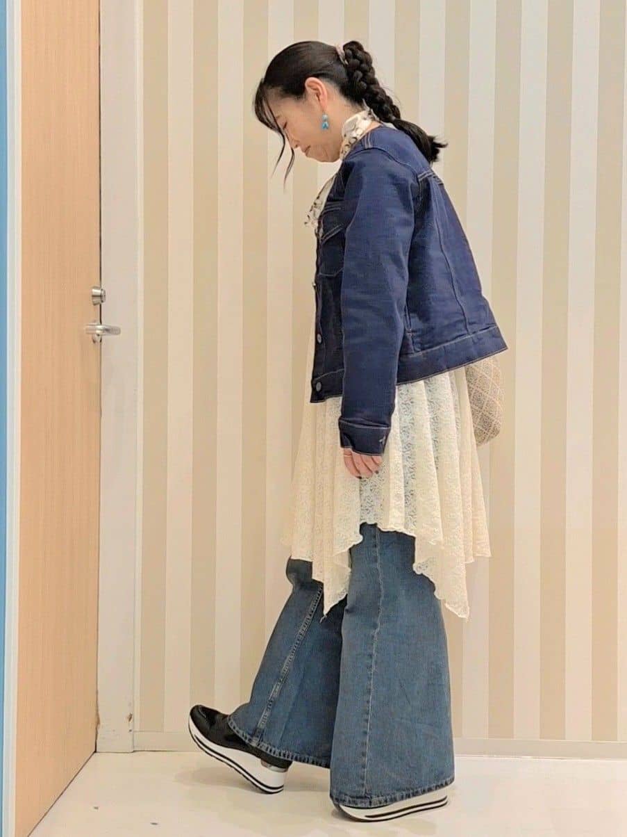 Saoさんの「SHOO･LA･RUE｜【前後2WAYネック】レイヤードスタイルにおすすめ レースキャミチュニック」を使ったコーディネート