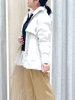 naoさんの「grove｜【撥水／シルエット2WAY】羽織るだけでサマになる、スタンドネックテントラインコート」を使ったコーディネート