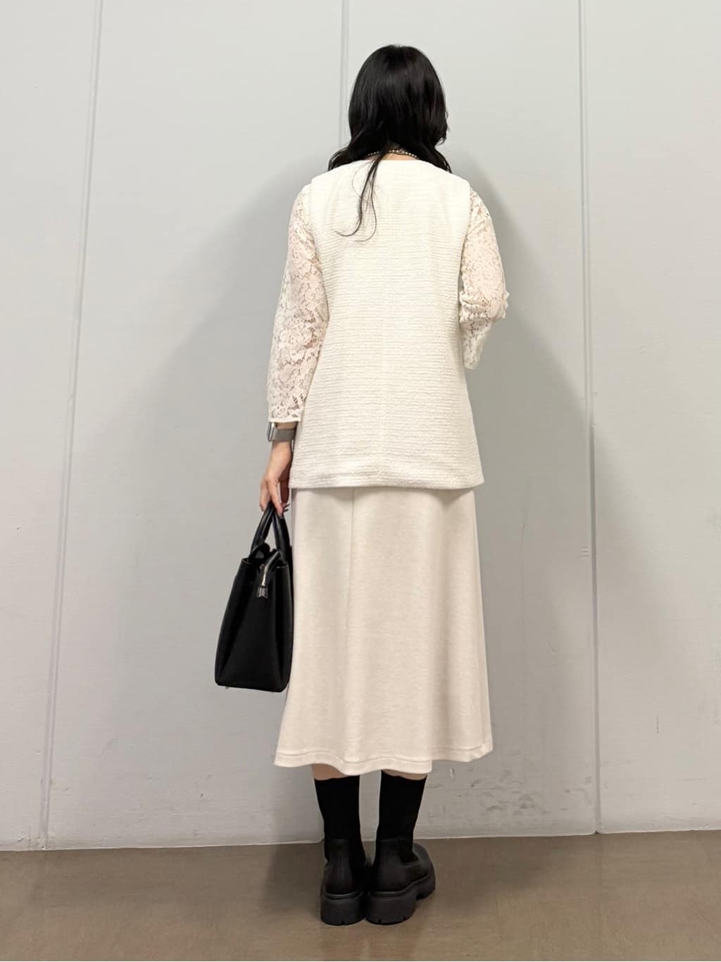 mizukiさんの「INDIVI｜【2点セット／洗える】ツイードジレ＆ボウタイブラウス」を使ったコーディネート