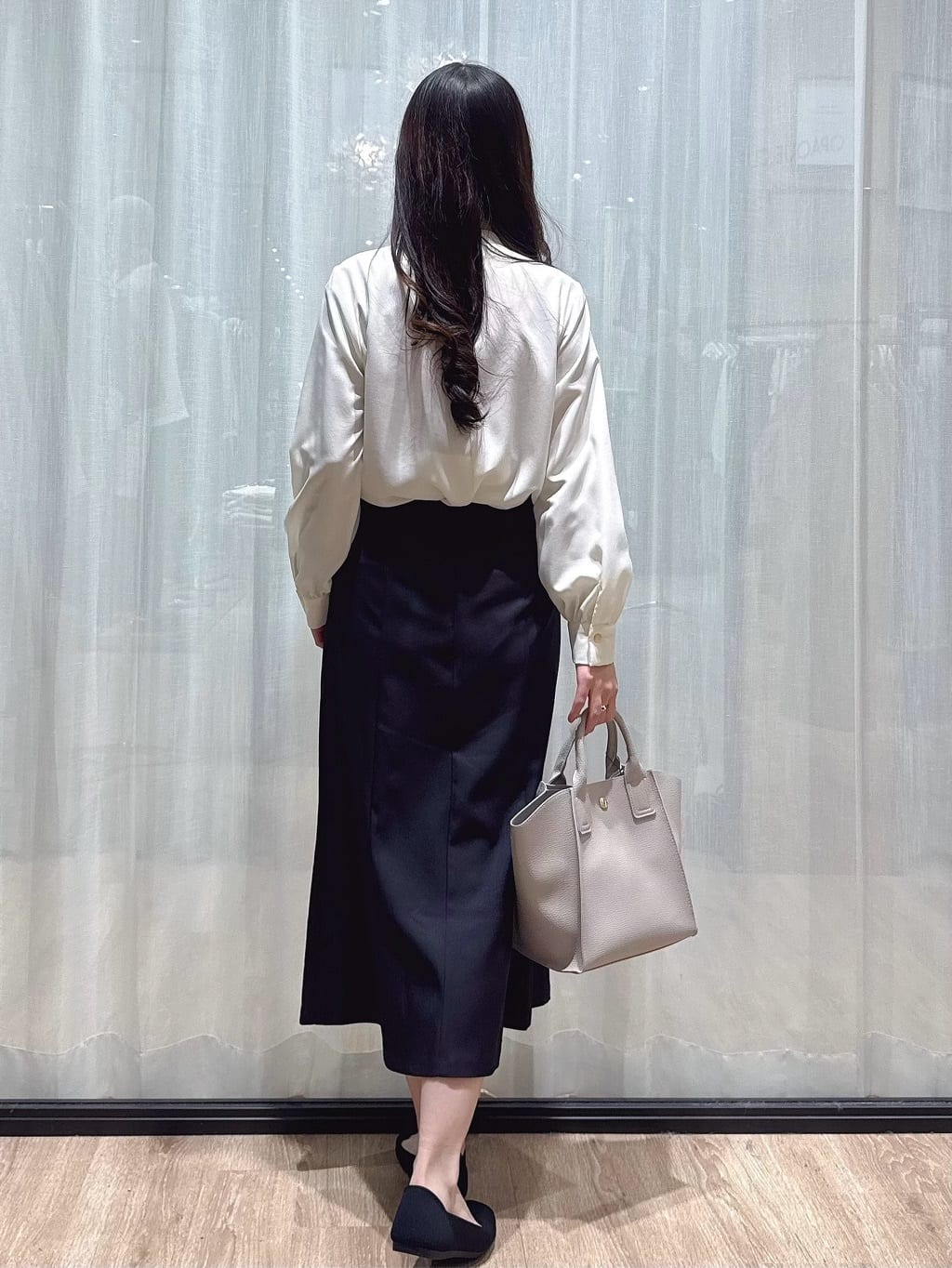 ぞうげさんの「OPAQUE.CLIP｜アシンメトリーボウタイブラウス【洗濯機OK／イージーアイロン／防シワ】《XS～LL》」を使ったコーディネート